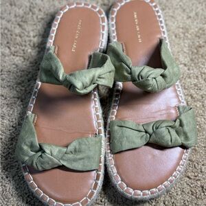 American Eagle Outfitters Olive Knot Woman’s 8 Sandals